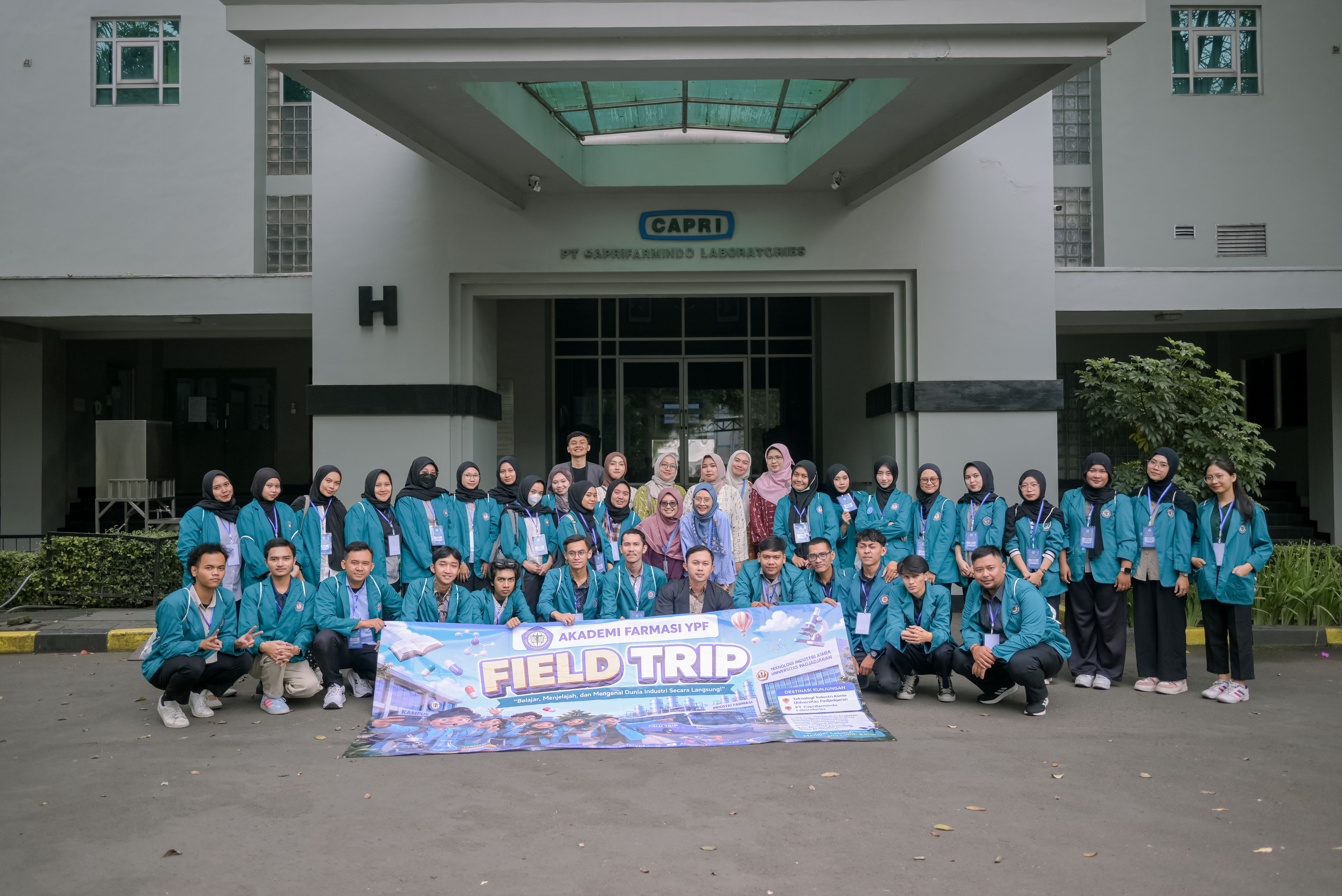 Field Trip Akademi Farmasi YPF